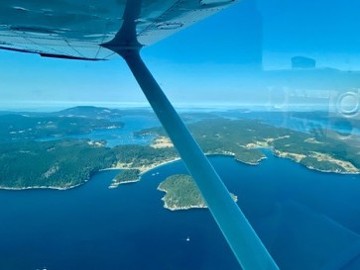 Flying over the San Juan Islands in a Cessna 172N